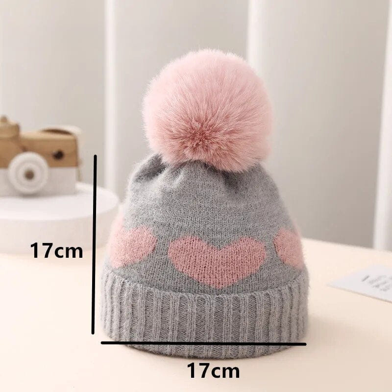 Gebreide Baby Muts Met Hartjes En Pompon - KidsKorner